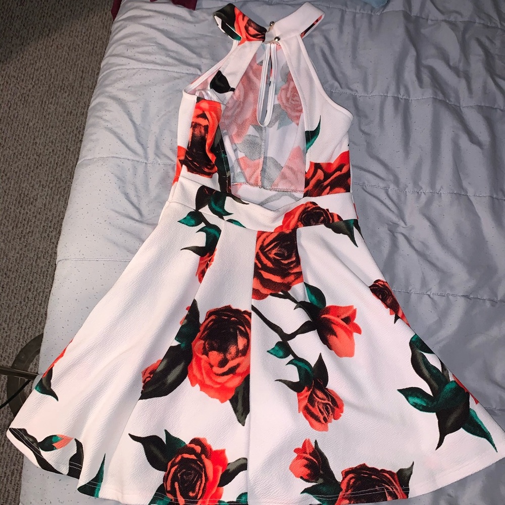 A’GACI ROSE DRESS - Picture 2 of 2